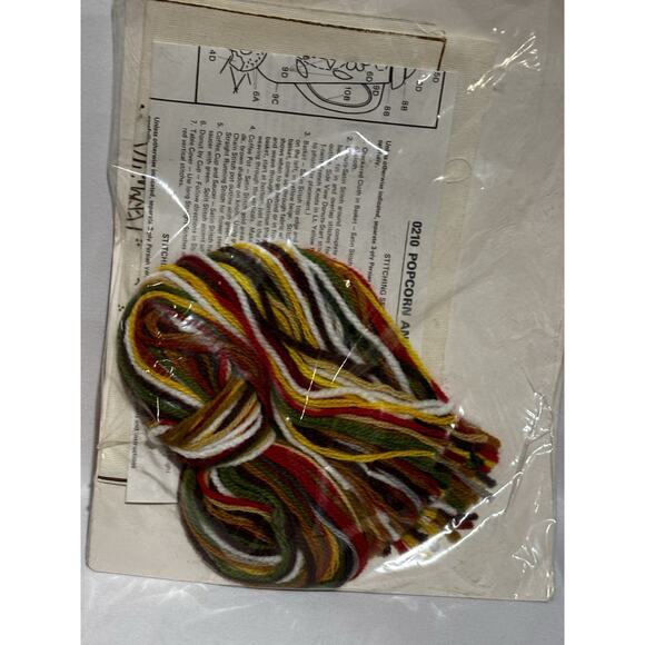 New Creative Circle Vintage Embroidery Kit - 210 Popcorn & Donuts MCM Collector - Picture 7 of 8